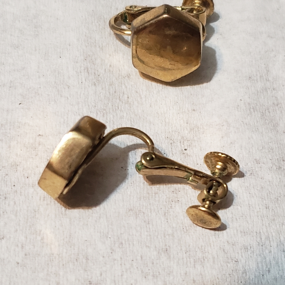 Vintage gold tone clip on earrings